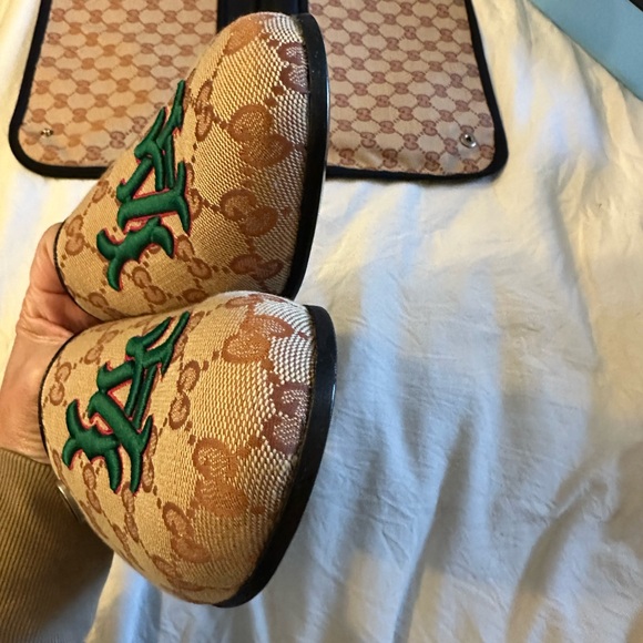 SOLD!!! GUCCI X LA DODGERS Monogram Mules with  LA GUCCI x MLB NEW BOX & COVER - Picture 7 of 16